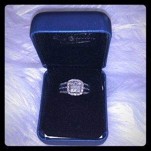 10k gold ring with 1 CTTW diamond